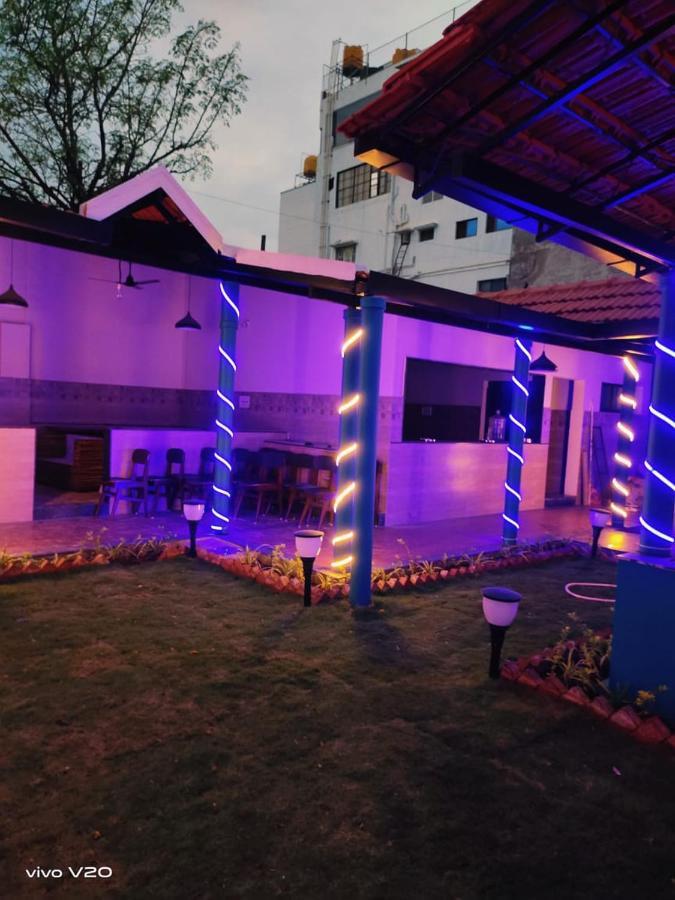 M G Residency Hotel Chikmagalur Luaran gambar