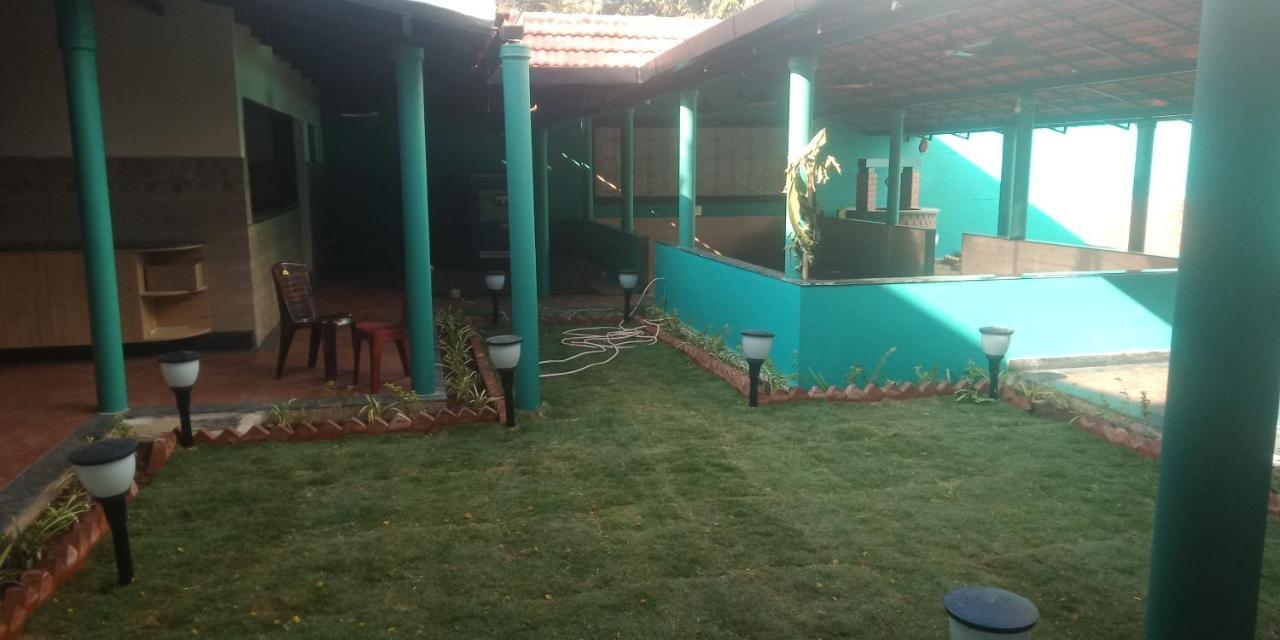 M G Residency Hotel Chikmagalur Luaran gambar