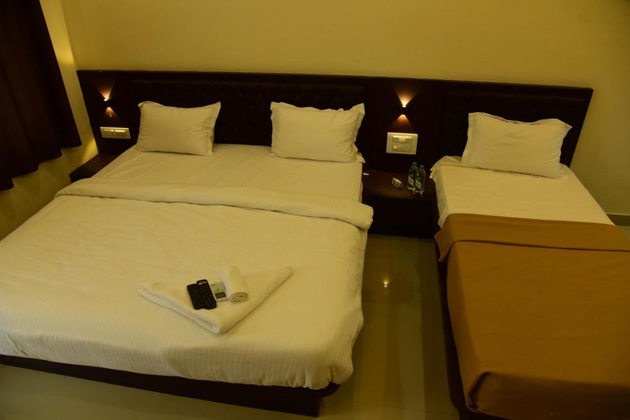M G Residency Hotel Chikmagalur Luaran gambar