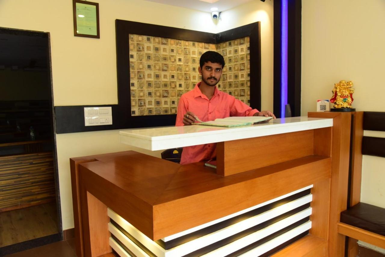 M G Residency Hotel Chikmagalur Luaran gambar