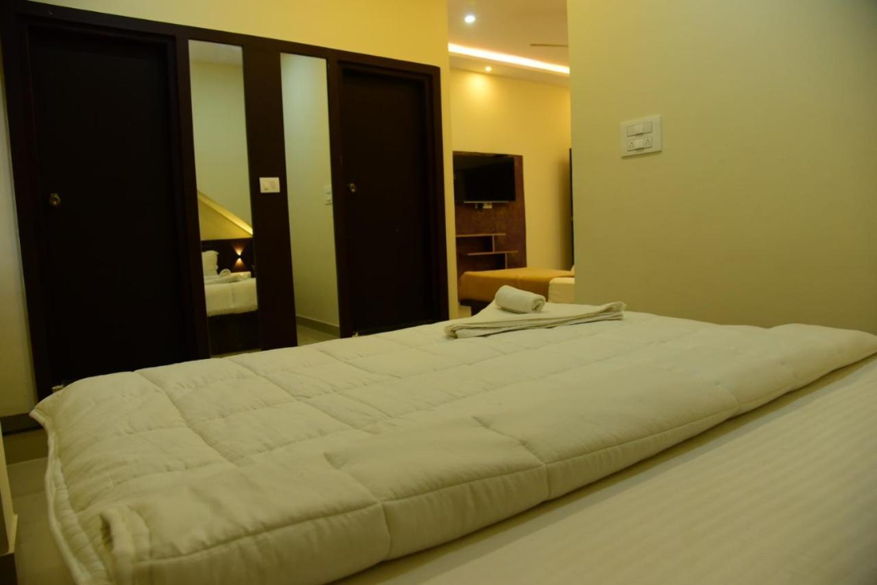 M G Residency Hotel Chikmagalur Luaran gambar