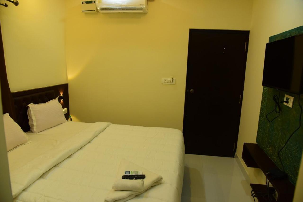 M G Residency Hotel Chikmagalur Luaran gambar